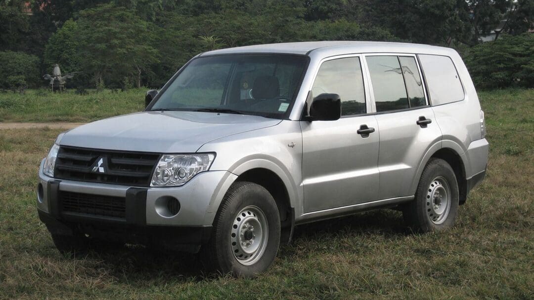 Mitsubishi 4x4 for hire